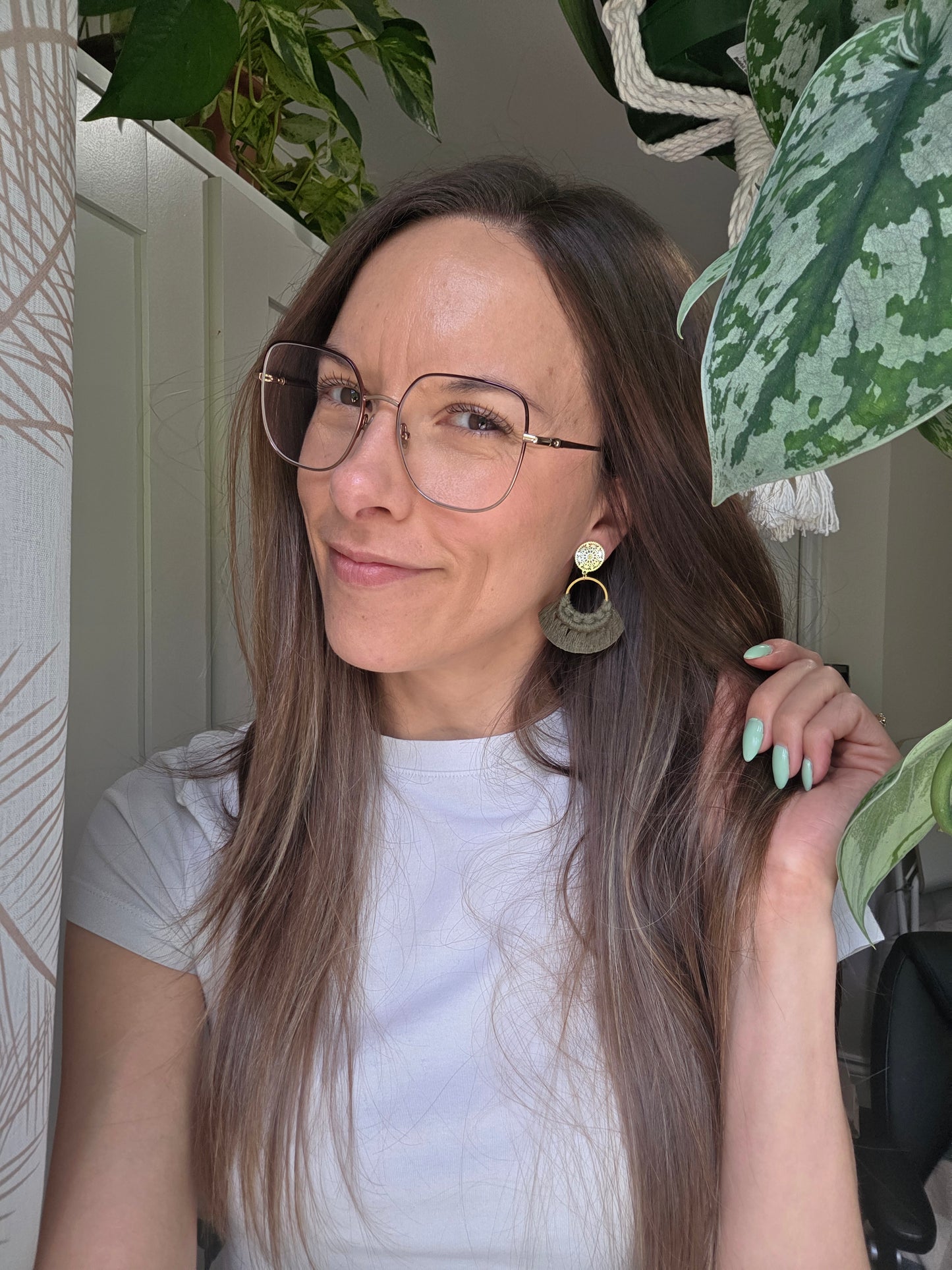 Boucles d’oreilles Noélia – Macramé bohème, couleur olive et or