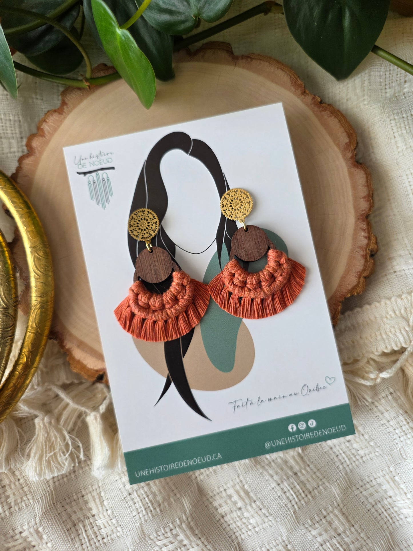 Boucles d’oreilles Sorel – Macramé bohème, couleur terracota et or