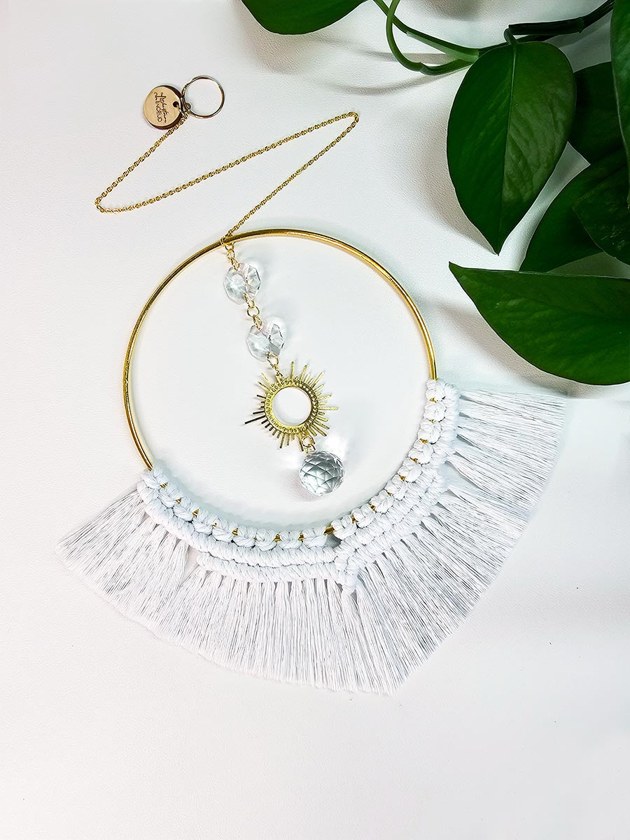 Capteur de soleil en macramé avec breloque soleil, blanc