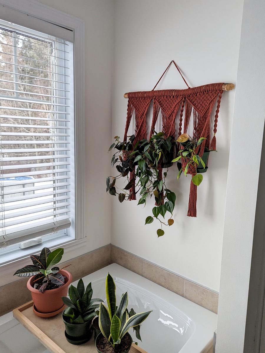JARDINIÈRE MURALE TRIPLE / Jardinière murale en macramé couleur rouille