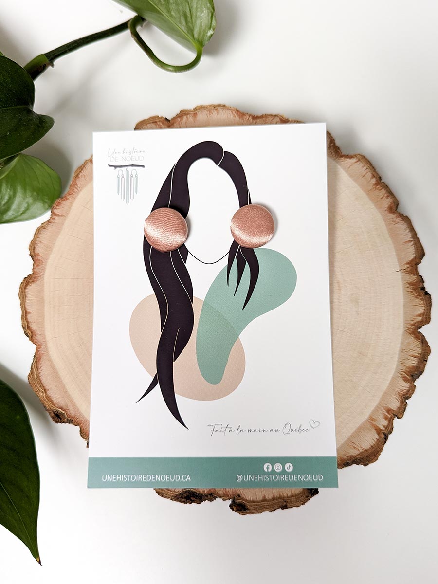 Une Histoire De Noeud X Pic & Clip, boucles d’oreilles rose pâle