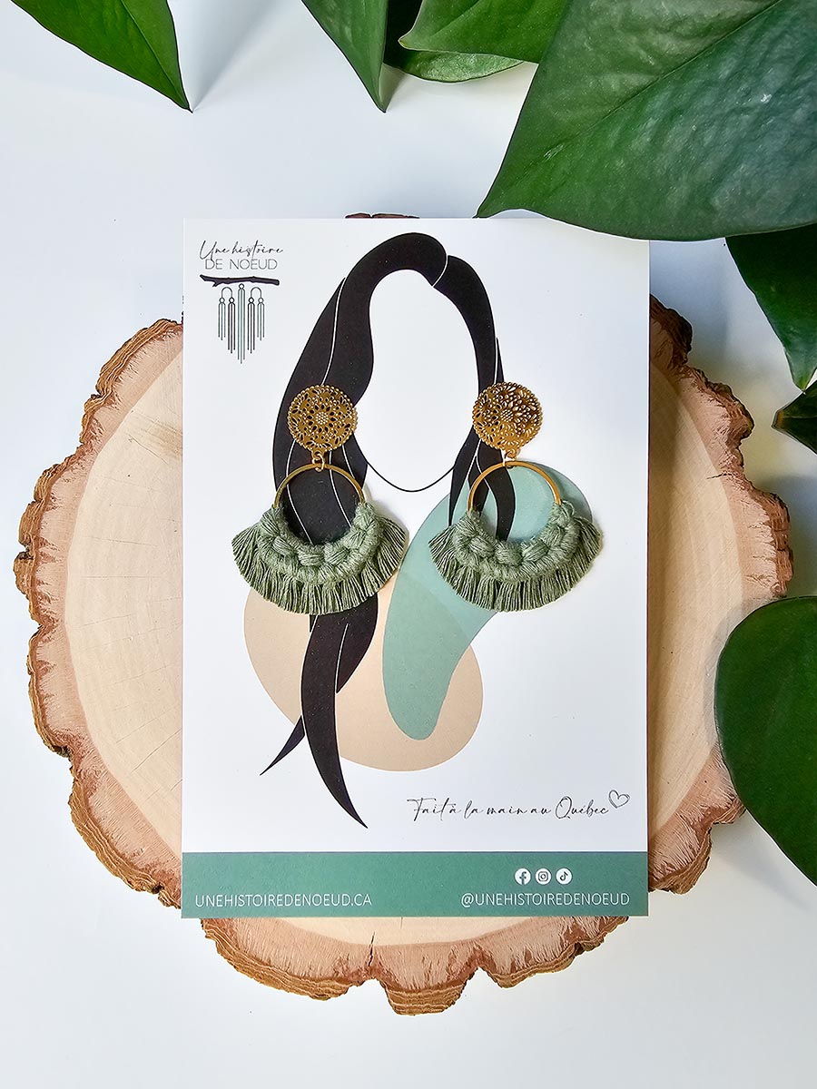 Boucles d’oreilles couleur eucalyptus, anneau 20 mm, crochet or