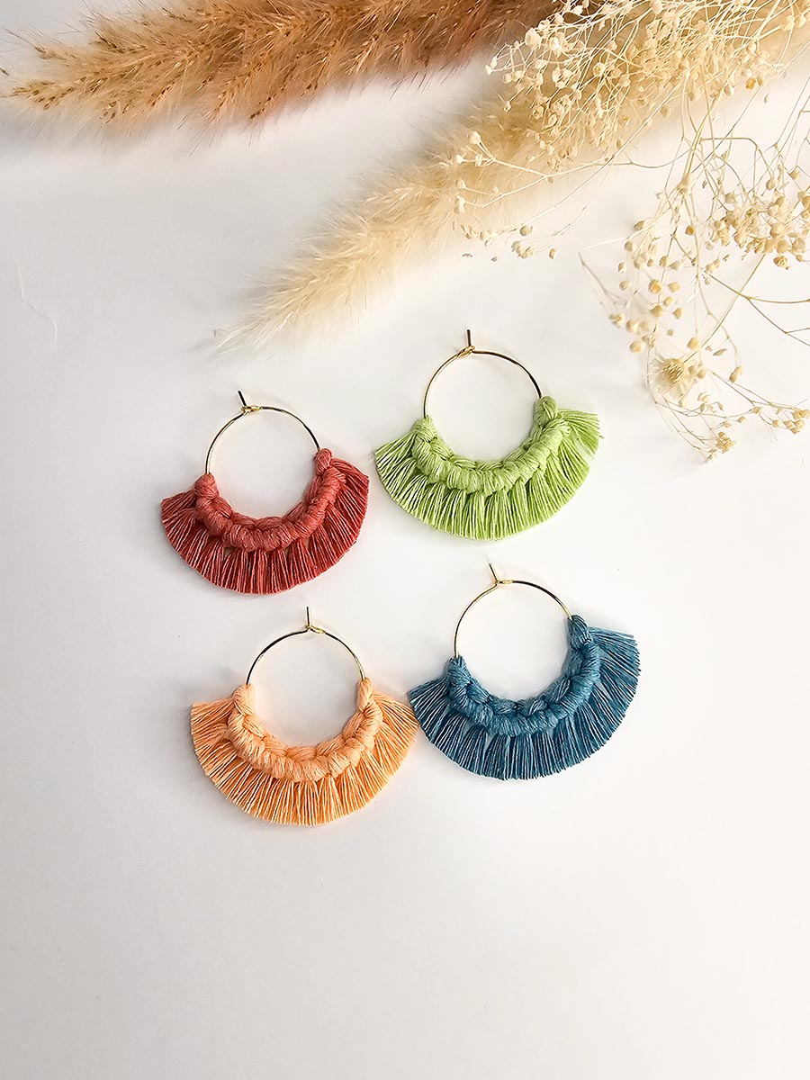 Marques verres à vin en macramé, ensemble de 4 (anneaux argent)