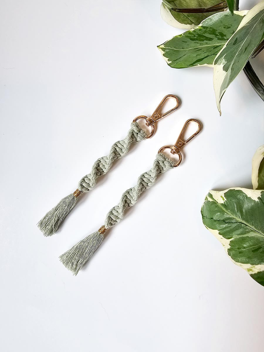 Porte-clés torsadé en macramé