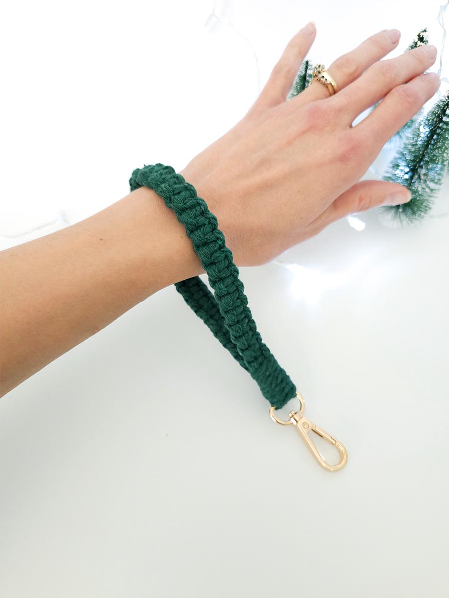 Ensemble-cadeau : Jardinière ivoire, porte-clés vert forêt et carte de souhait
