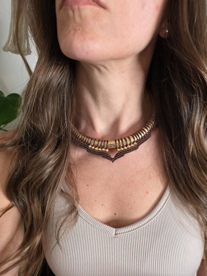 Collier Ysara - Laiton et micro-macramé, couleur brun chocolat