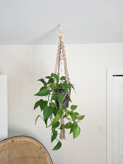 Liora Planter – Macramé with Suncatcher, Natural Color