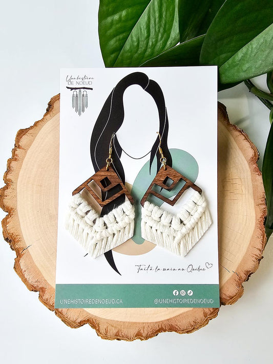 Boucles d'oreilles en macramé sur base en bois grande, couleur naturel et crochet or