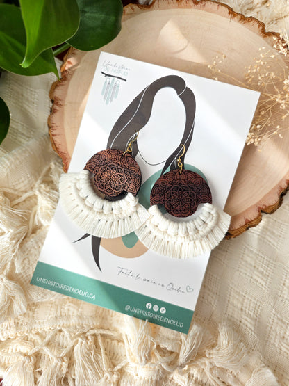 Boucles d’oreilles grand Mandala en bois de noyer – Macramé bohème, couleur naturel et or