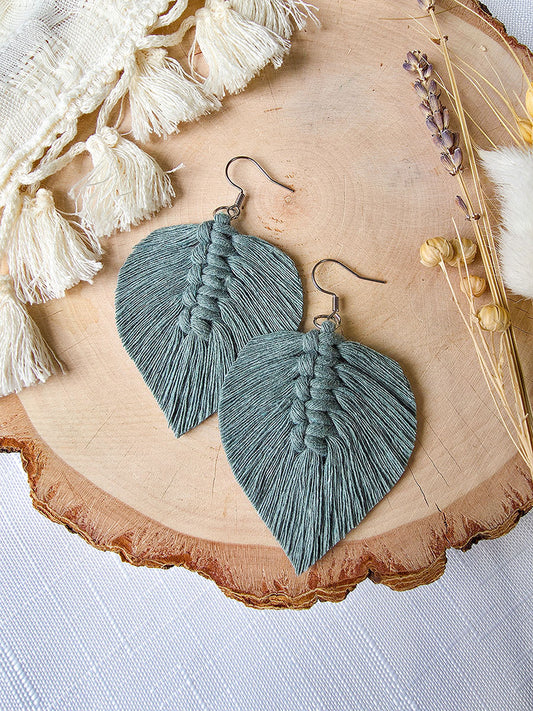 Boucles d’oreilles Plume – Macramé bohème, couleur bleu-vert et argent