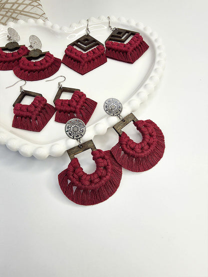 Boucles d’oreilles Naïra – Macramé bohème, couleur rouge cerise