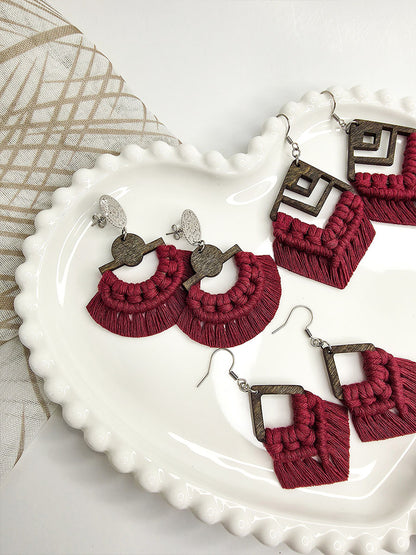 Boucles d’oreilles Soléna – Macramé bohème, couleur rouge cerise
