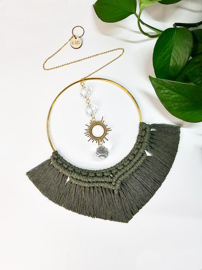 Capteur de soleil en macramé avec breloque soleil, olive