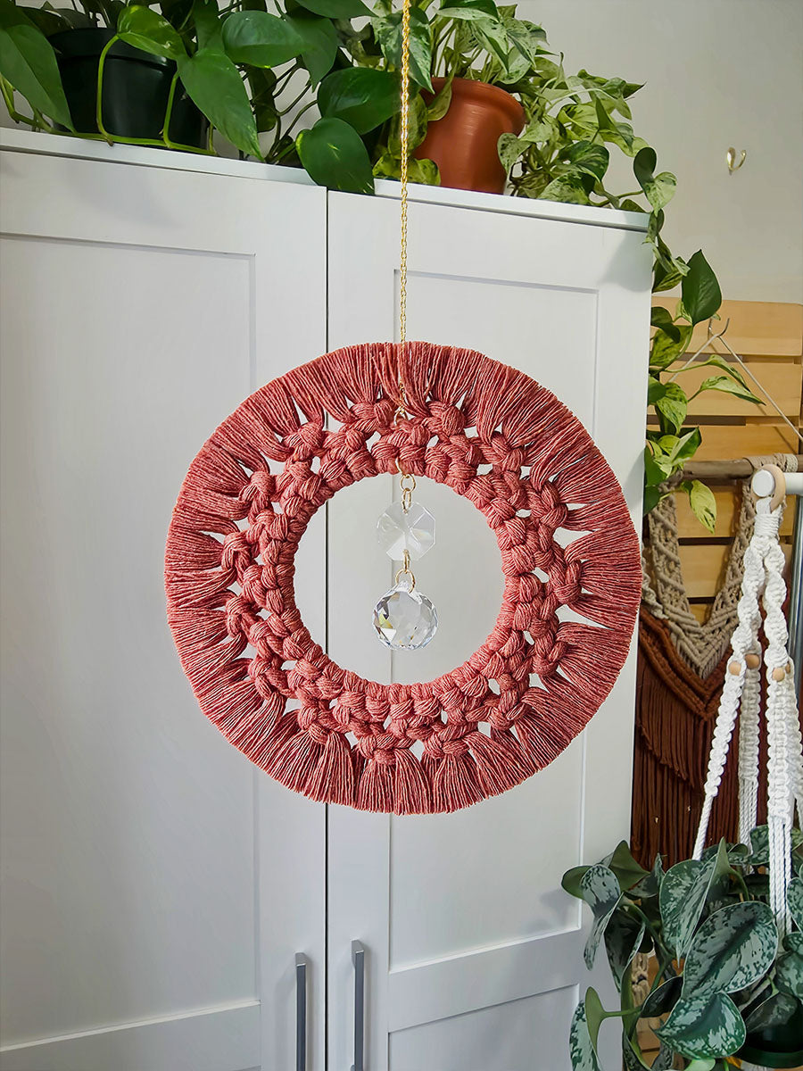 Capteur de soleil Aura – Macramé bohème, couleur marsala