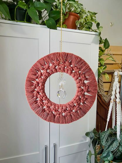 Capteur de soleil Aura – Macramé bohème, couleur marsala