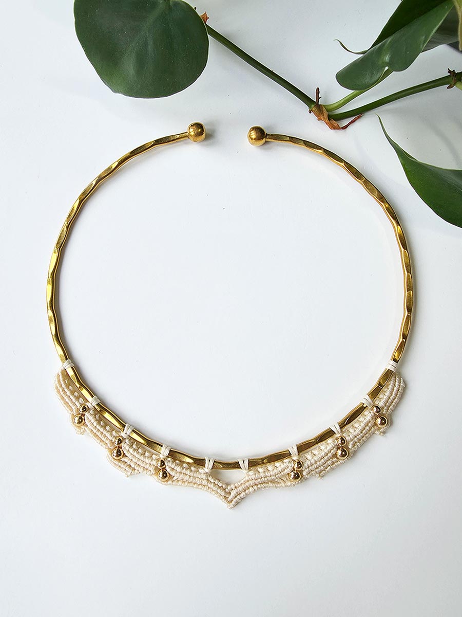 Yuma Necklace - Brass and micro-macrame, natural color