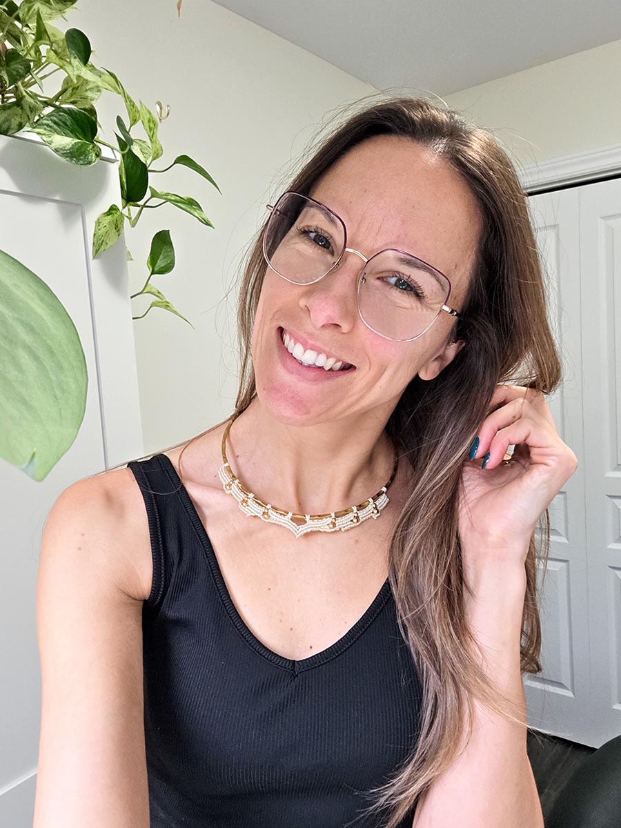 Yuma Necklace - Brass and micro-macrame, natural color