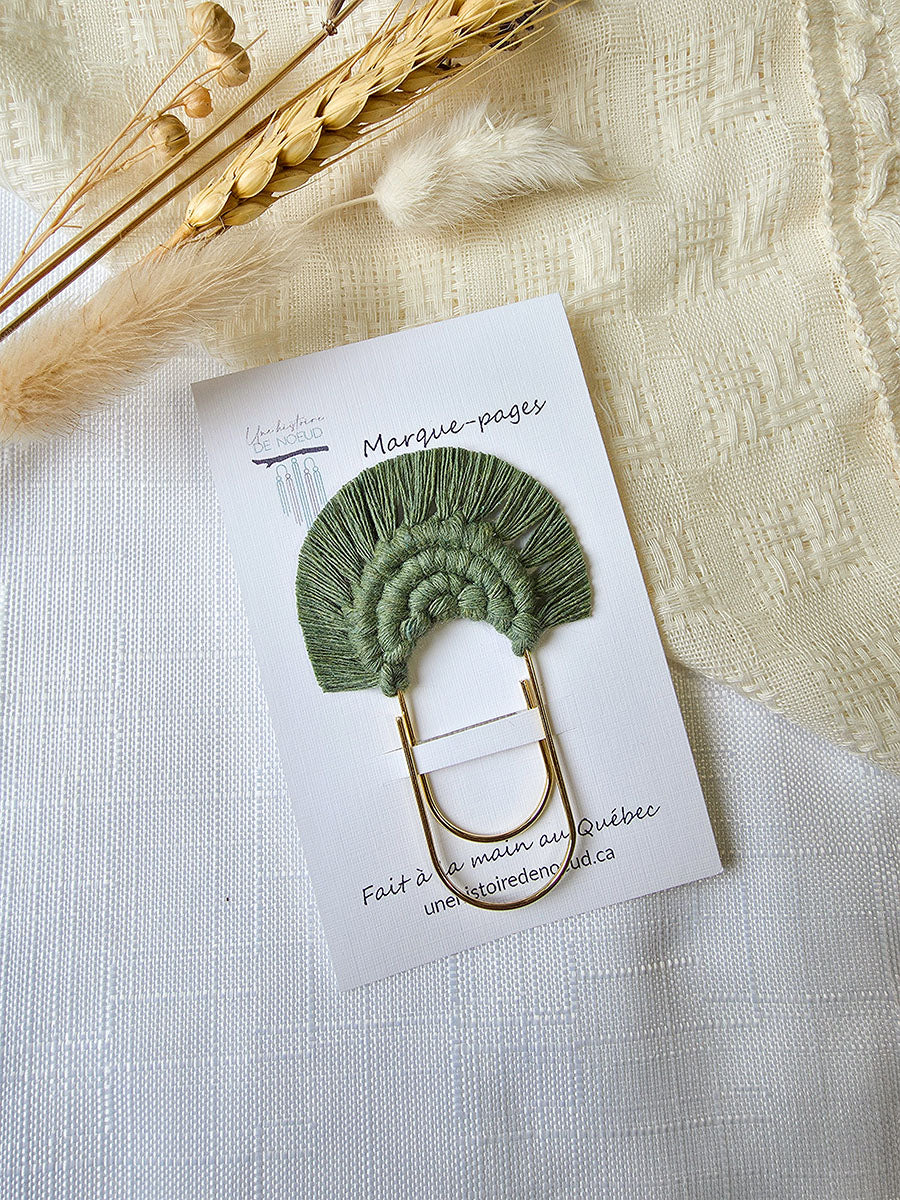 Macrame bookmarks