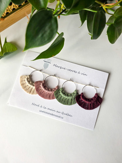 Marques verres à vin en macramé – Prune, eucalyptus, mauve pâle, beige pâle