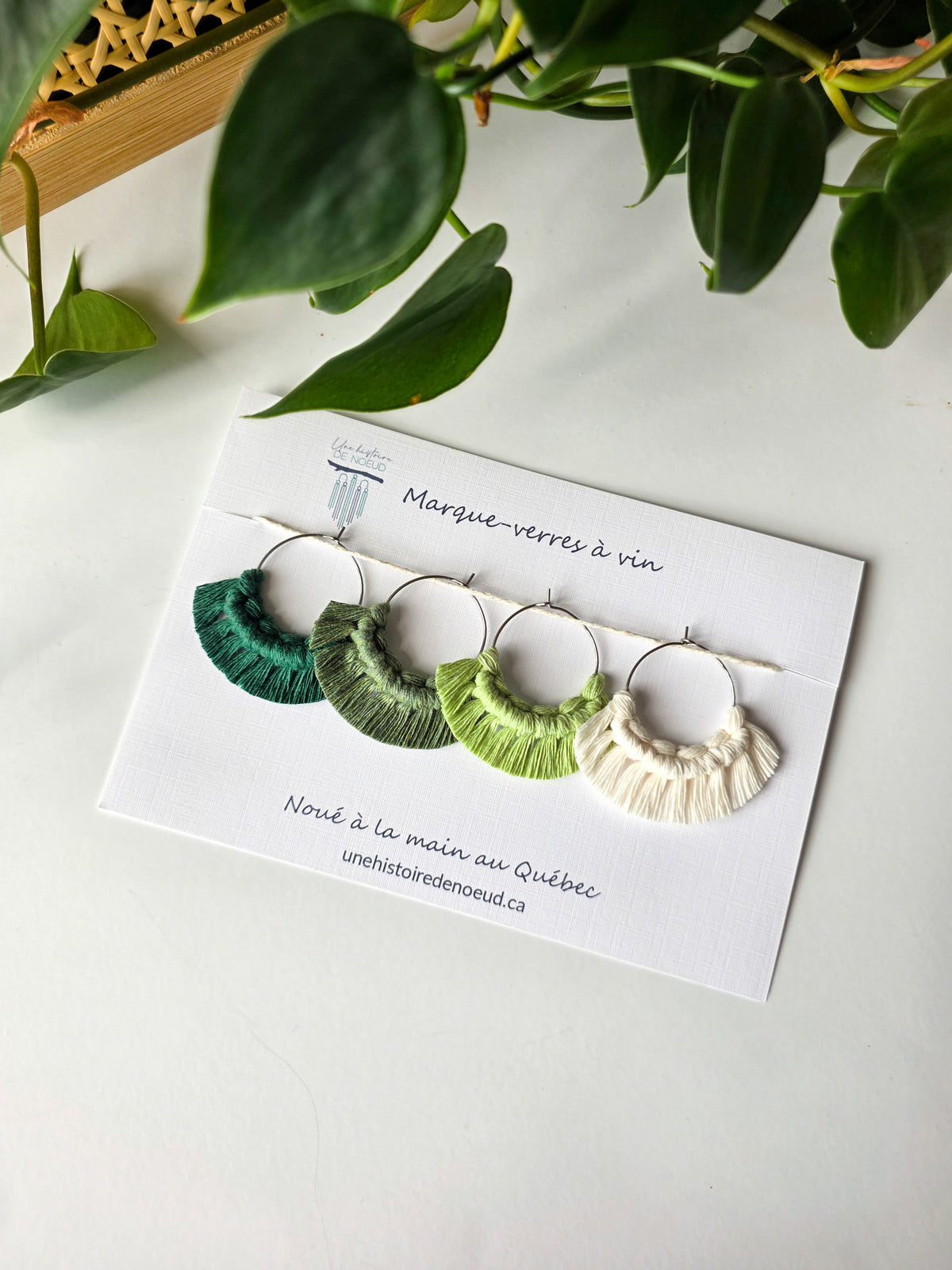Marques verres à vin en macramé – matcha, eucalyptus, vert forêt, naturel