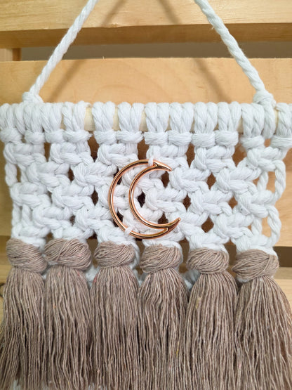 Mini tenture murale Luna en macramé, lune or rose