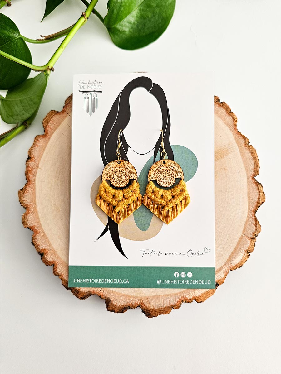Boucles d'oreilles en macramé mandala, couleur jaune moutarde, crochet or