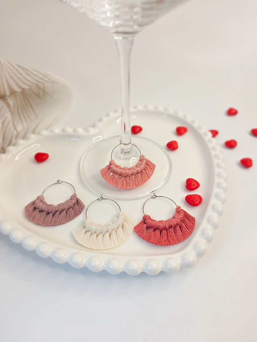 Colletion Saint-Valentin - Marques verres à vin en macramé, ensemble de 4