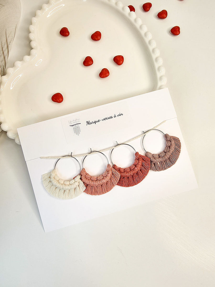 Colletion Saint-Valentin - Marques verres à vin en macramé, ensemble de 4