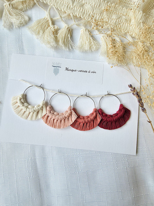 Marques verres à vin en macramé – Naturel, rose pâle, pivoine, rouge cerise