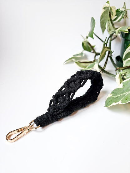 Porte-clés de poignet large en macramé