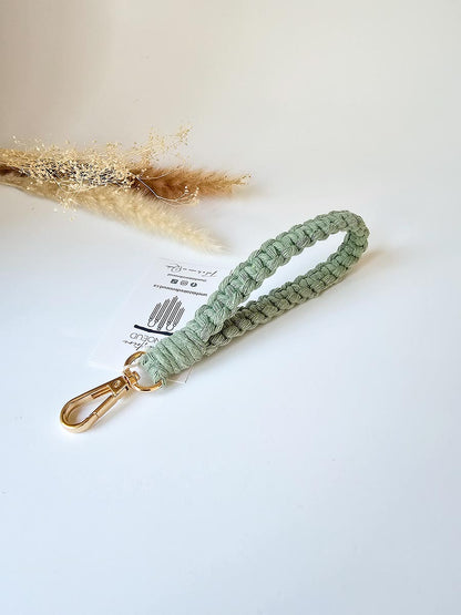 Porte-clés de poignet mince en macramé