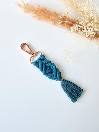 Porte-clés en macramé pince or rose