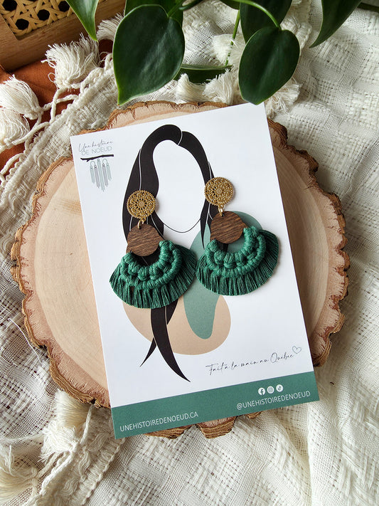 Boucles d’oreilles Sorel – Macramé bohème, couleur vert forét et or