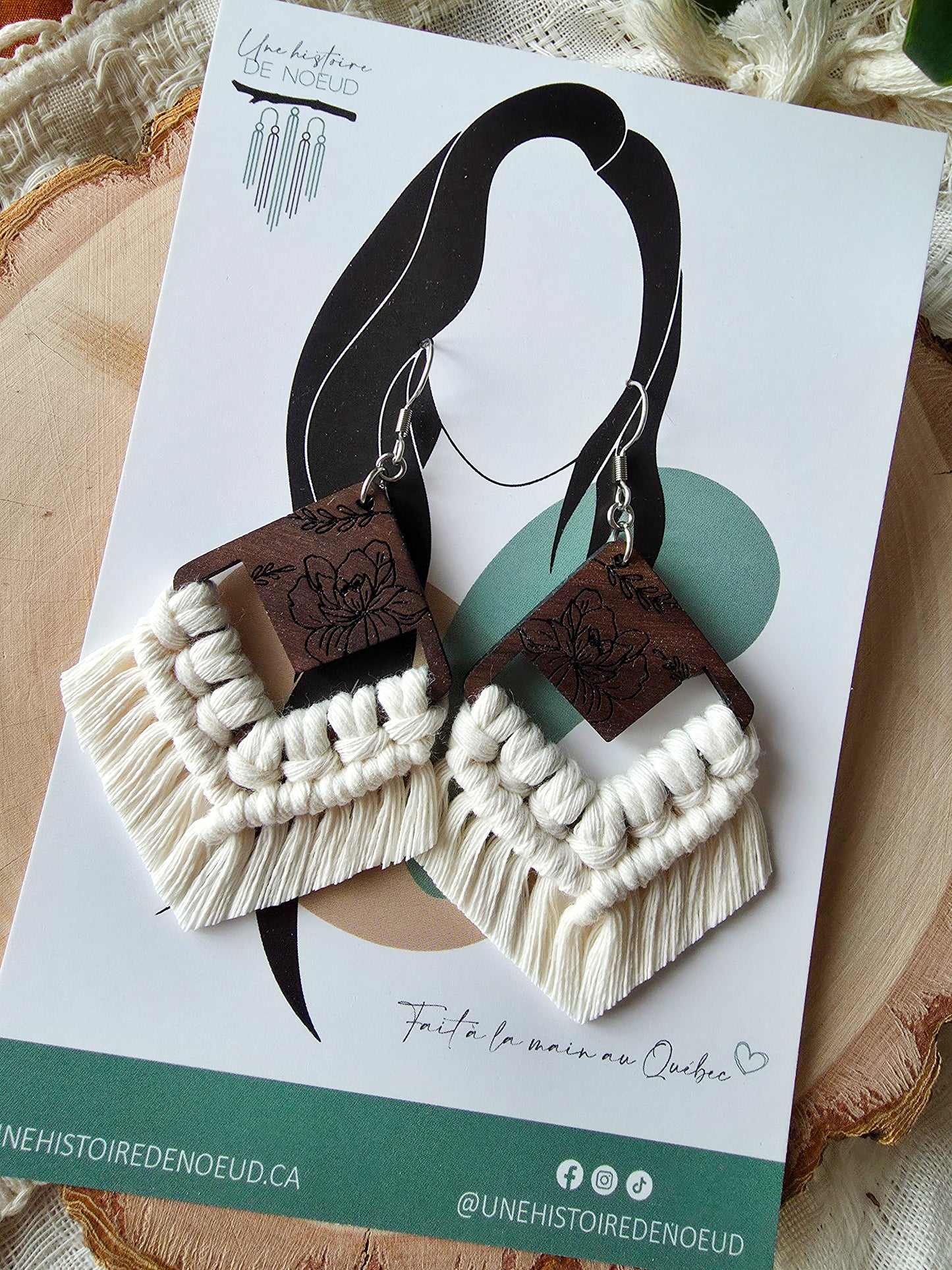 Boucles d’oreilles Flora – Macramé bohème, couleur naturel et argent